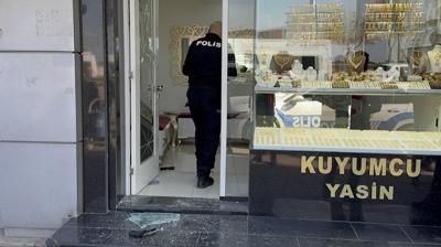 Soydu�u kuyumcudan kap�y� k�rarak ka�m��t�... 1 ��pheli yakaland�