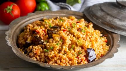 Patl�canl� pilav tarifi: Doyurucu ve lezzetli
