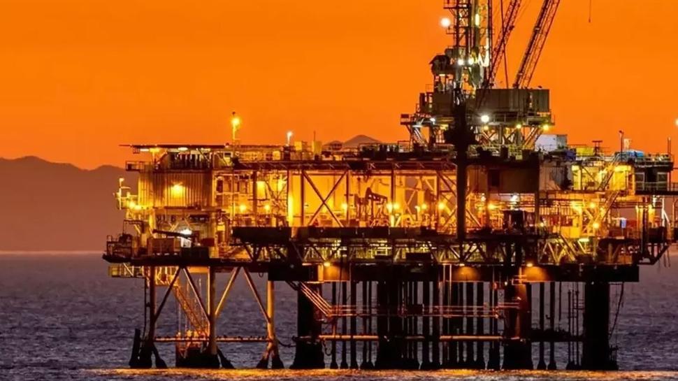 Resmen servet de�erinde rezerv bulundu! �lkede �petrol� kayn�yor