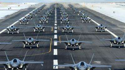 ABD'den b�lgeye askeri y���nak! Y�zlerce jet konu�land�r�ld�