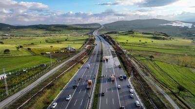 Bal�kesir'de F-16 d��t�: �zmir-�stanbul Otoyolu yeniden trafi�e a��ld�