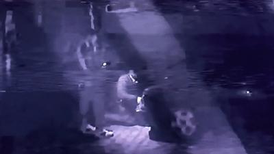 Kornadan ses ��kmay�nca �al�nd���n� fark etti: H�rs�zl�k anlar� kamerada