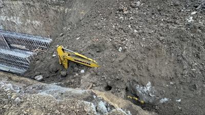 Trabzon'da in�aatta g���k: Makine operat�r� toprak alt�nda kald�