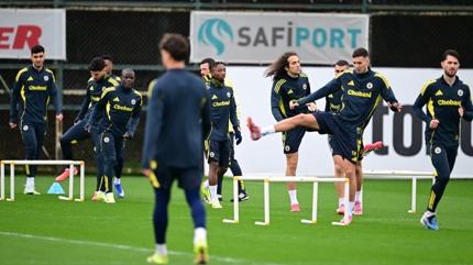 Fenerbah�e, Nottingham Forest ma��na haz�r