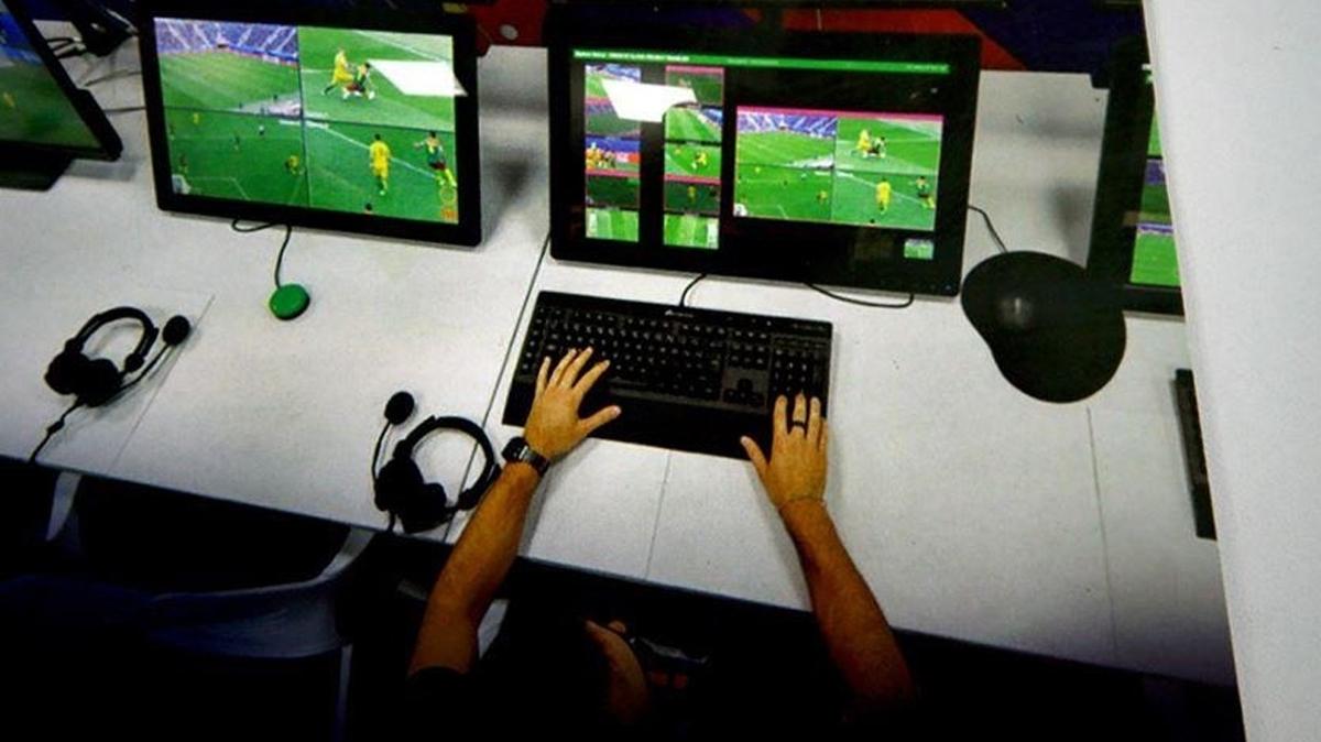 futbol hakem ifab foto�raflar� resimleri