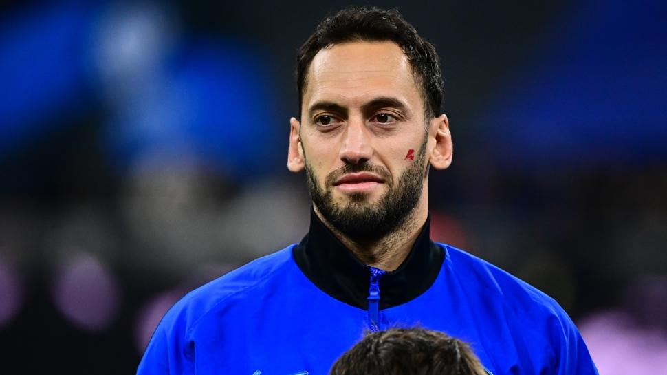 Galatasaray'da Hakan �alhano�lu bayram�! Transfer resmen duyuruldu