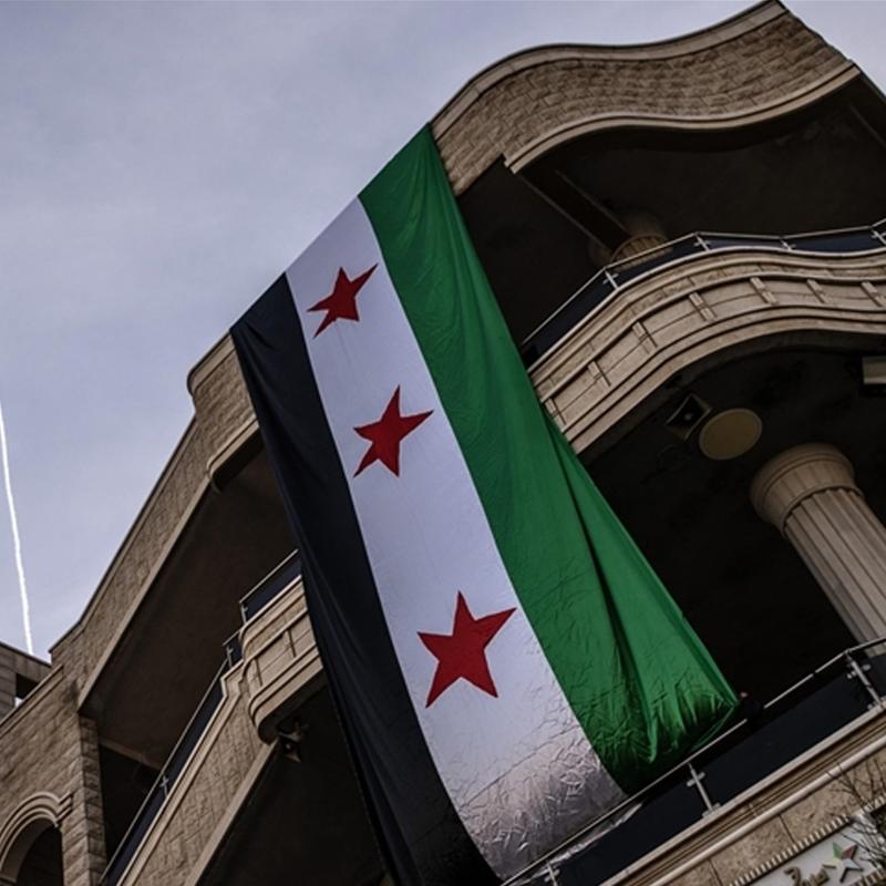 Suriye'de faciadan d�n�ld�... Bomba y�kl� ara� etkisiz hale getirildi