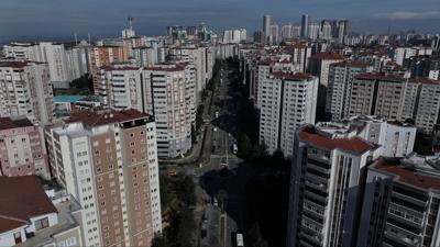 �stanbul'un en kalabal�k mahallesi... N�fusu �� ili ge�ti