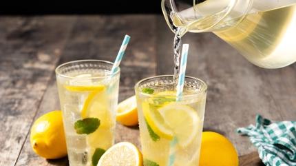 �ftarda ev yap�m� limonata i�menin 5 faydas�