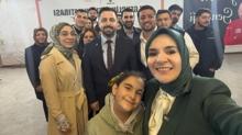 Bakan G�kta� viral olan ilahiyi gen�lerle s�yledi: Ramazan �ad�r�na samimi ziyaret