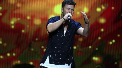 Berksan doland�r�c�lar�n hedefi oldu! 'Yurt d���ndaki akraban�m' dedi, para istedi