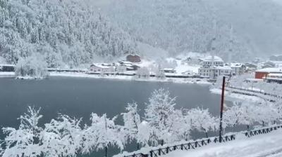 Uzungöl'de kar 1 metreyi aştı! Kartpostallık görüntüler