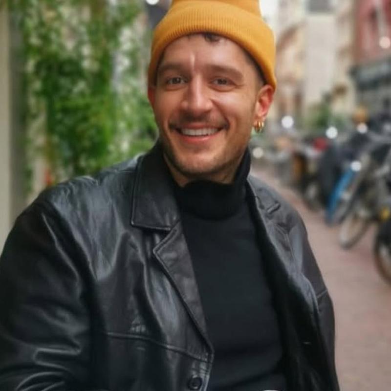 S�r gibi saklad��� hastal���n� a��klad�! 140 kilo olunca...