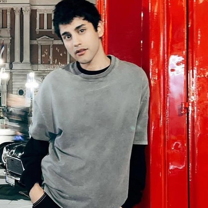 �zerine a�a� devrilmi�ti, hayat�n� kaybetti