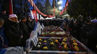 Necmettin Erbakan kabri başında dualarla anıldı