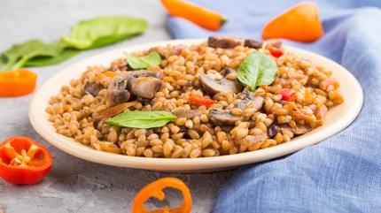 Mantarl� bulgur pilav� tarifi! Tane tane oluyor