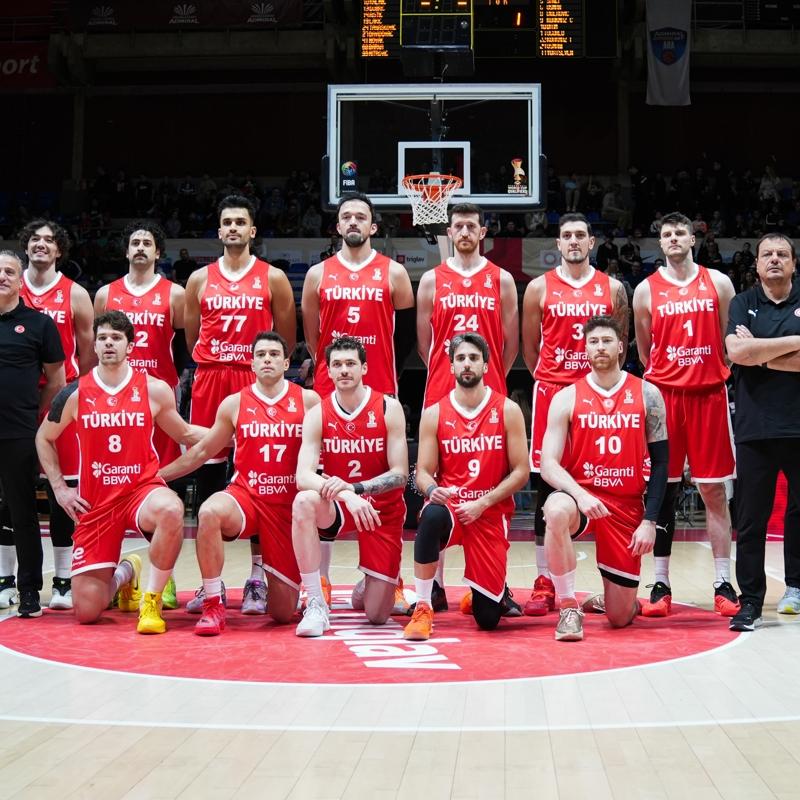 12 Dev Adam, evinde S�rbistan'� a��rlayacak