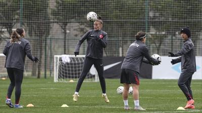 A Milli Kad�n Futbol Tak�m�, haz�rl�klar�na devam etti