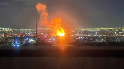 B�lgede gerilim t�rman�yor! �ran'da devlet televizyonu binas� vuruldu