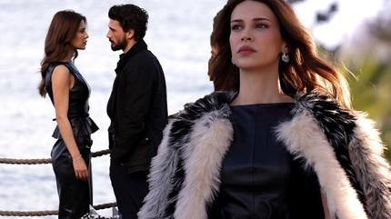 �lk a�k�ndan asla vazge�meyen 2 bur�