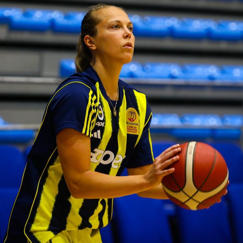 Fenerbah�e Opet evinde farkl� kazand�