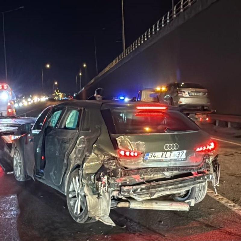 Kocaeli'de zincirleme kaza... 5 ara� birbirine girdi