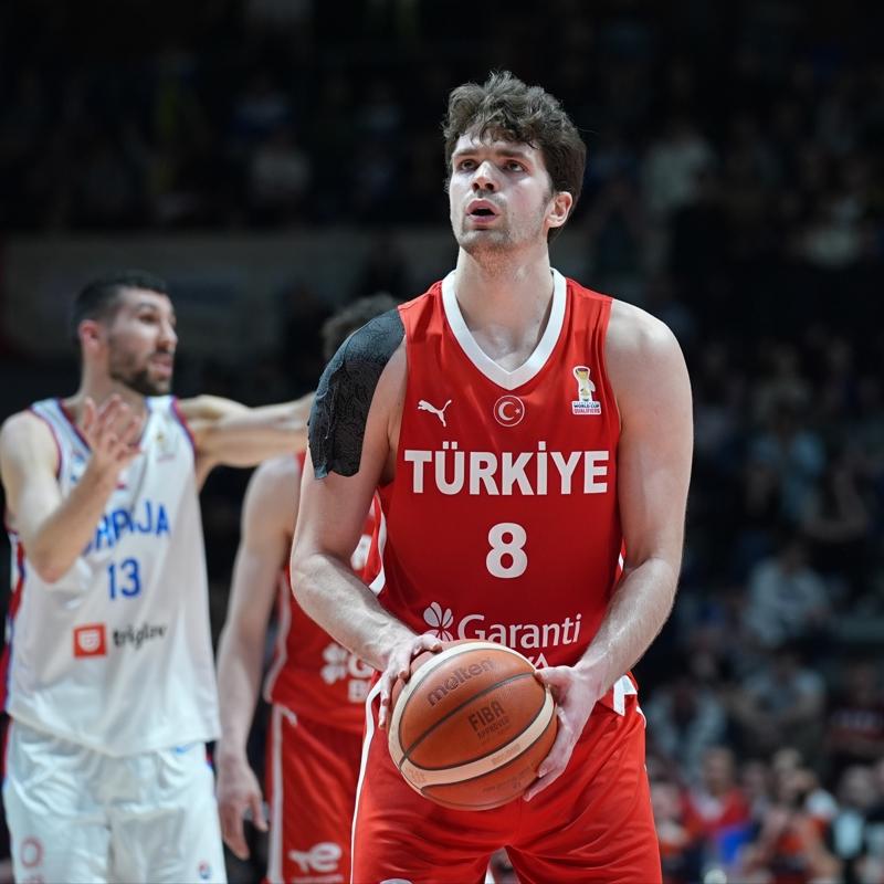 S�rbistan'� yen 2. tura ��k