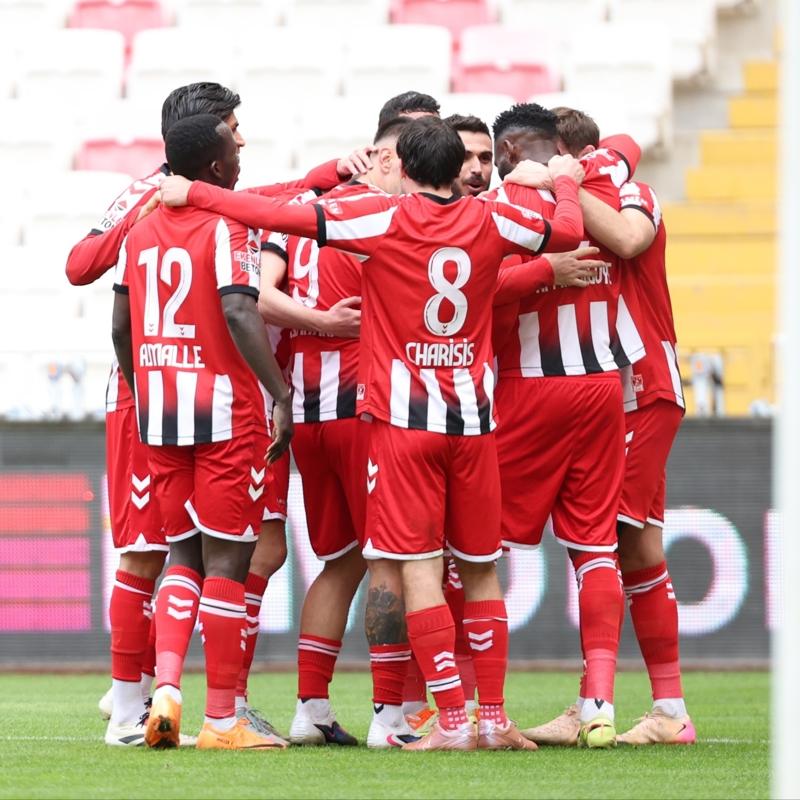 Sivasspor'un 4 ma�t�r bile�i b�k�lemiyor