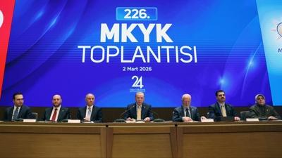 AK Parti MKYK toplant�s� ba�lad�