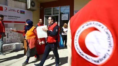 T�rk K�z�lay Azerbaycan'da! �htiya� sahiplerine T�rkiye'den �efkat paketi