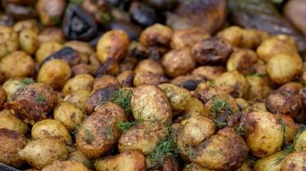 Ba��rsaklar� t�k�yor... Bu besinler davul gibi �i�iriyor