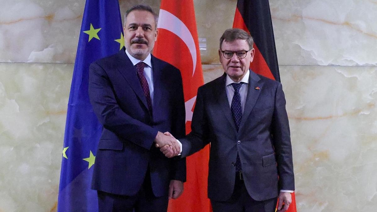 Bakan Fidan Alman Mevkida�� Sald�r�lar foto�raflar� resimleri