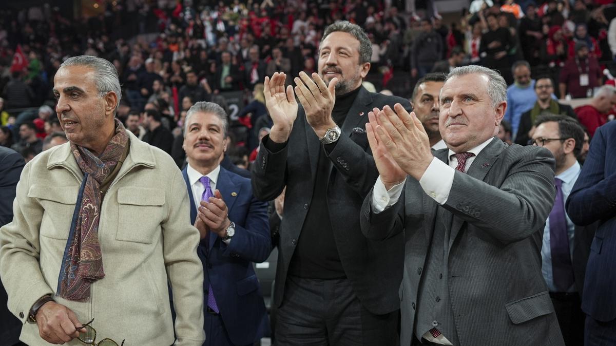 Gen�lik ve Spor Osman A�k�n Bak Milli Basketbol foto�raflar� resimleri