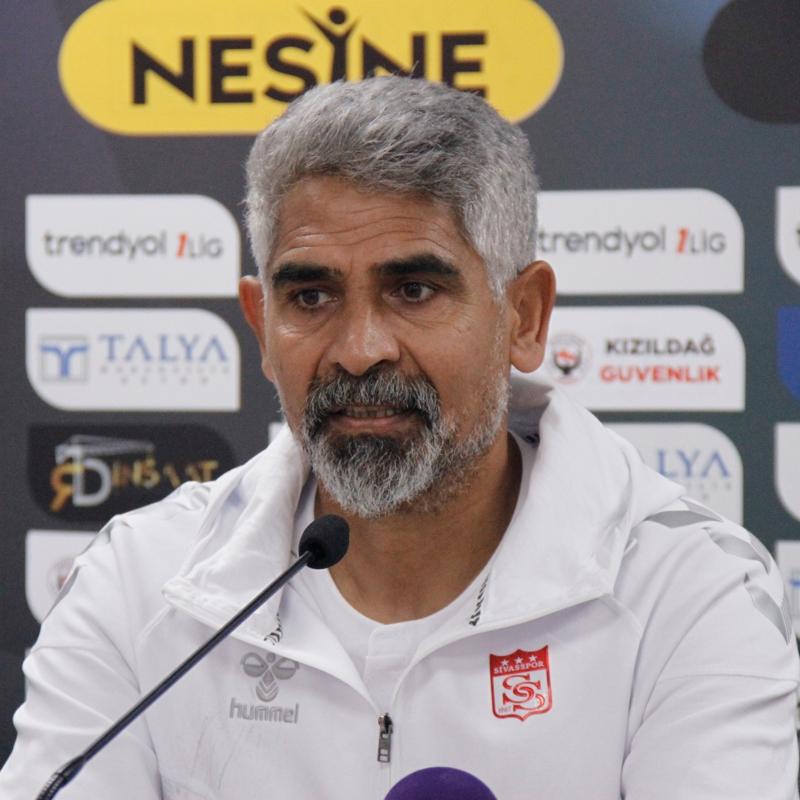 �smet Ta�demir'den Rey Manaj'a �vg�
