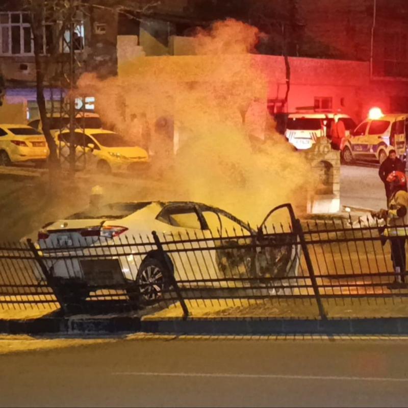 Kahramanmara�'ta olayl� gece... Polisten ka�an ara� alev ald�