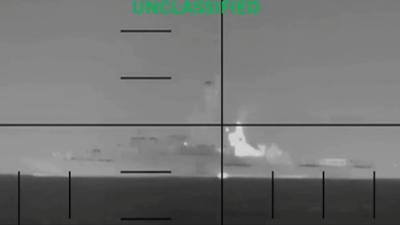 �ran sava� gemisi vuruldu: ABD sald�r� g�r�nt�lerini payla�t�