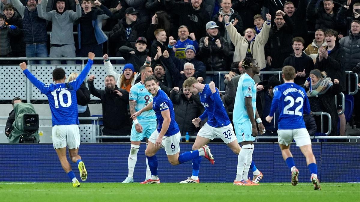 Everton Premier Lig Burnley ma�� foto�raflar� resimleri