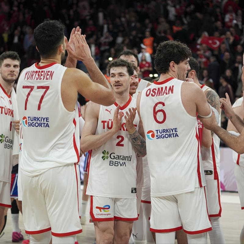 12 Dev Adam'�n FIBA d�nya s�ralamas�ndaki yeri de�i�medi