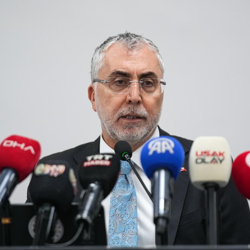 Bakan I��khan'dan muhalefete �a�r�: B�lgemizde olanlar� idrak etmeye �aba g�stermeliler