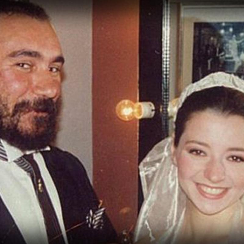 �v�l Avk�ran'dan e�i Mustafa Avk�ran'a: �34 y�ld�r kutluyoruz, daha nicelerini birlikte...�