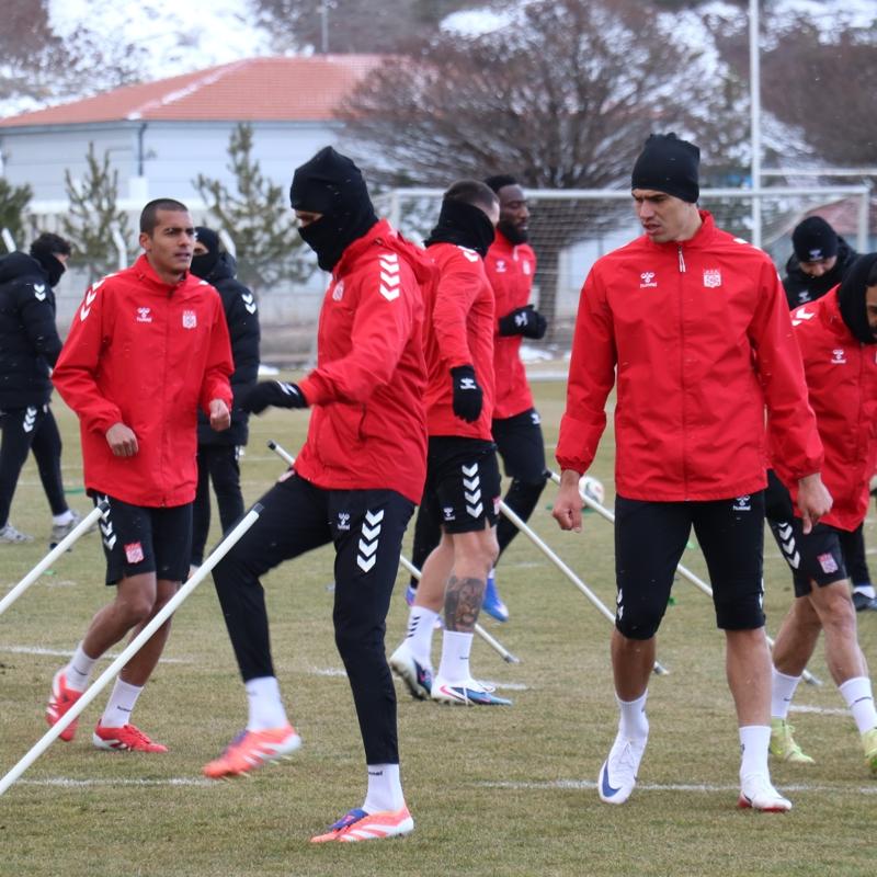 Sivasspor, Ke�i�reng�c� ma�� �ncesi �al��malar� s�rd�rd�