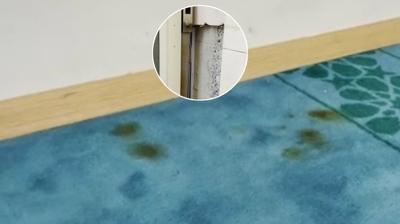 Camiye �irkin sald�r�! Duvarlar� k�r�p hal�larda sigara s�nd�rd�ler