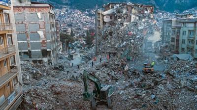 Her 20 y�lda 3 b�y�k deprem ya�an�yor