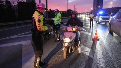 S�r�c�lere ceza ya�d�! �stanbul'da taral� alan ihlali uygulamas�