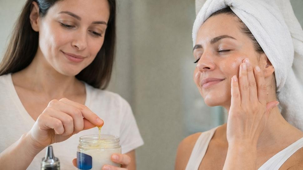 Vazeline 1 damla zeytinya�� ekleyin! Faydalar�na inanamayacaks�n�z!