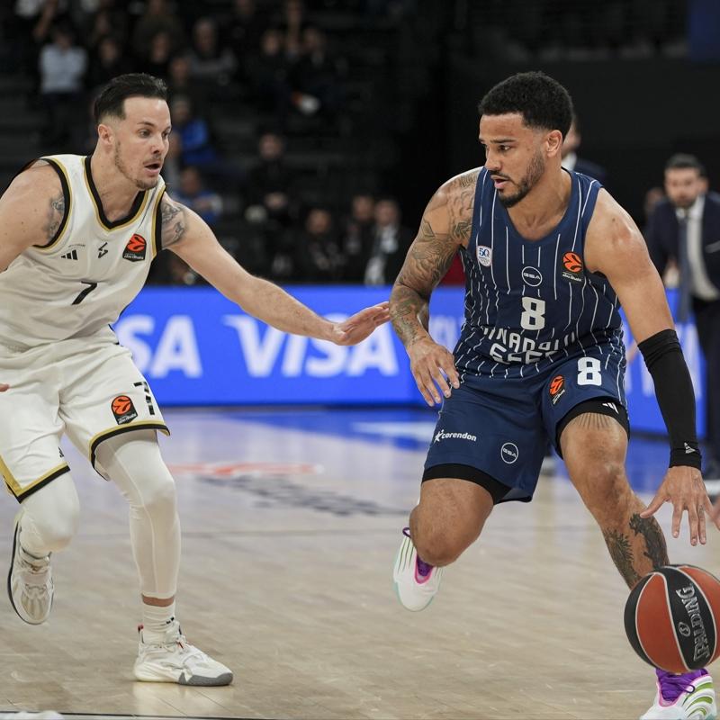 Anadolu Efes, sahas�nda Asvel'e di� ge�iremedi!