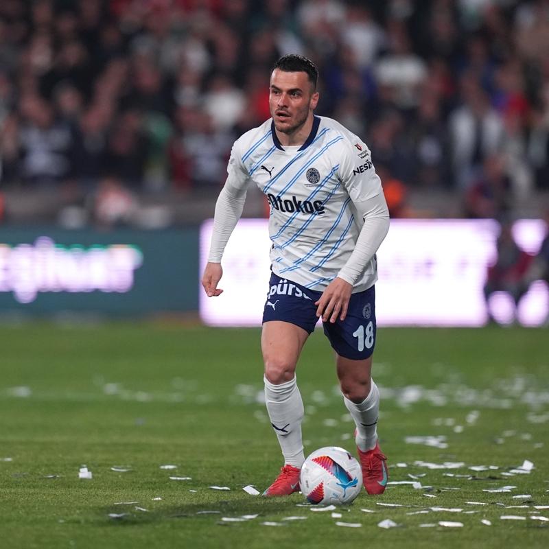 Fenerbah�e i�in Filip Kostic iddias�! Jose Mourinho da devrede