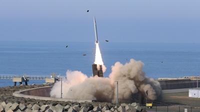 2 bin kilometre menzilli yerli f�ze geliyor... Bakan Kac�r: T�rk milletine zarar vermeyi kimse akl�ndan bile ge�iremeyecek