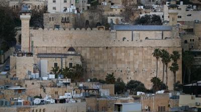 ��galci'den Harem-i �brahim Camisi'nde cuma namaz� k�s�tlamas�