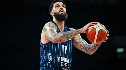 Anadolu Efes, EuroLeague'de ASVEL kar��s�nda